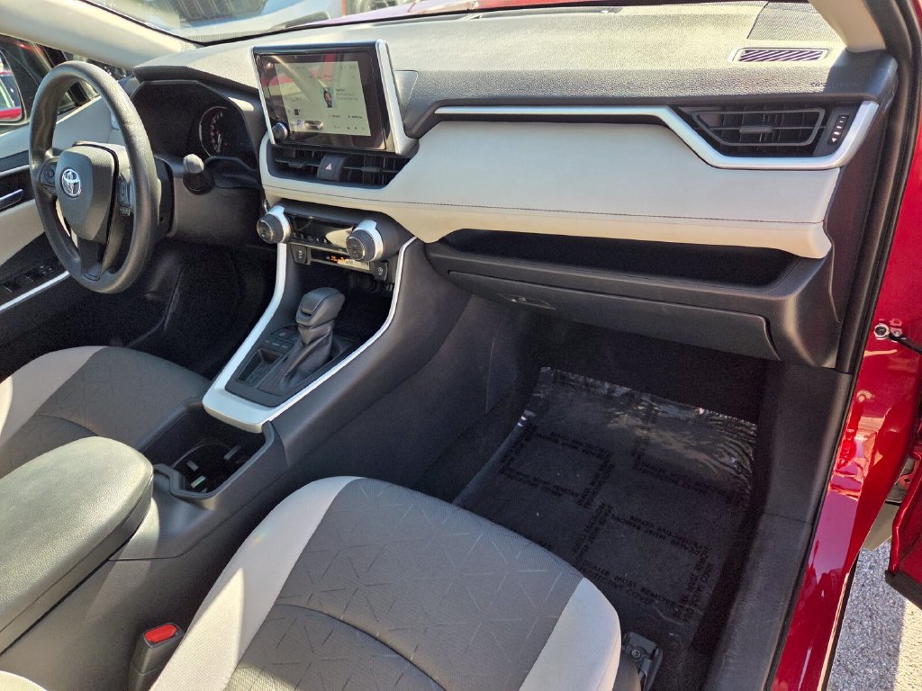 Used 2025 Toyota RAV4 XLE w/ Convenience Package FWD image 18
