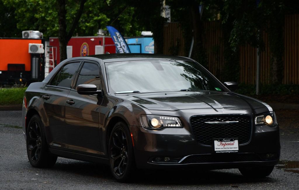 Used 2019 Chrysler 300 S image 12