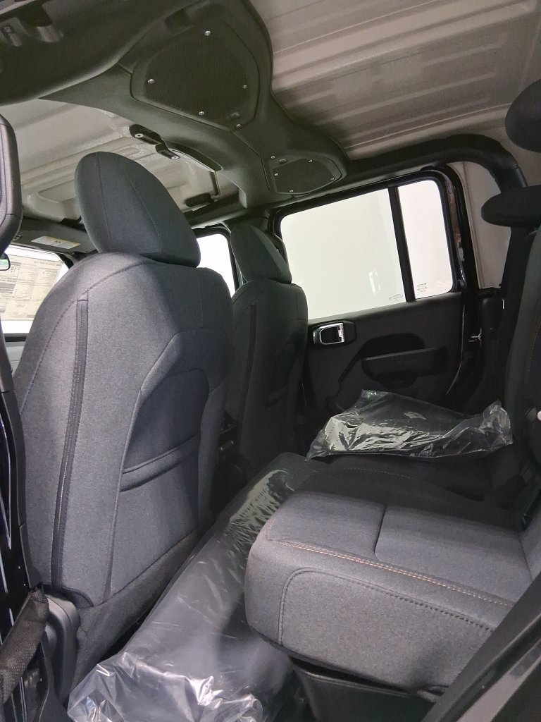 New 2026 Jeep Gladiator Sport AWD/4WD image 10