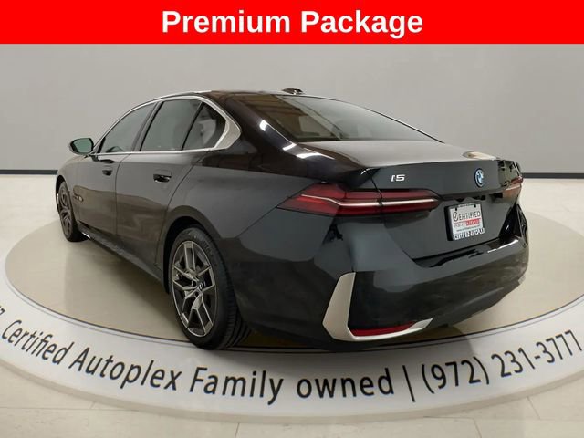 Used 2025 BMW i5 eDrive40i image 2