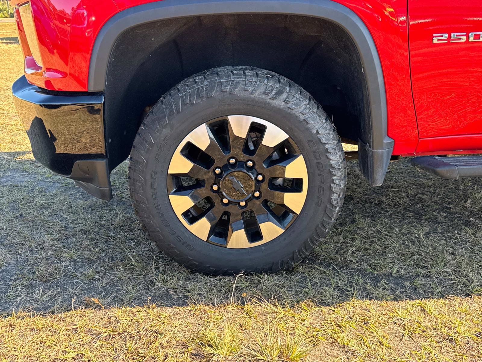 Used 2020 Chevrolet Silverado 2500 Custom w/ Custom Value Package image 10