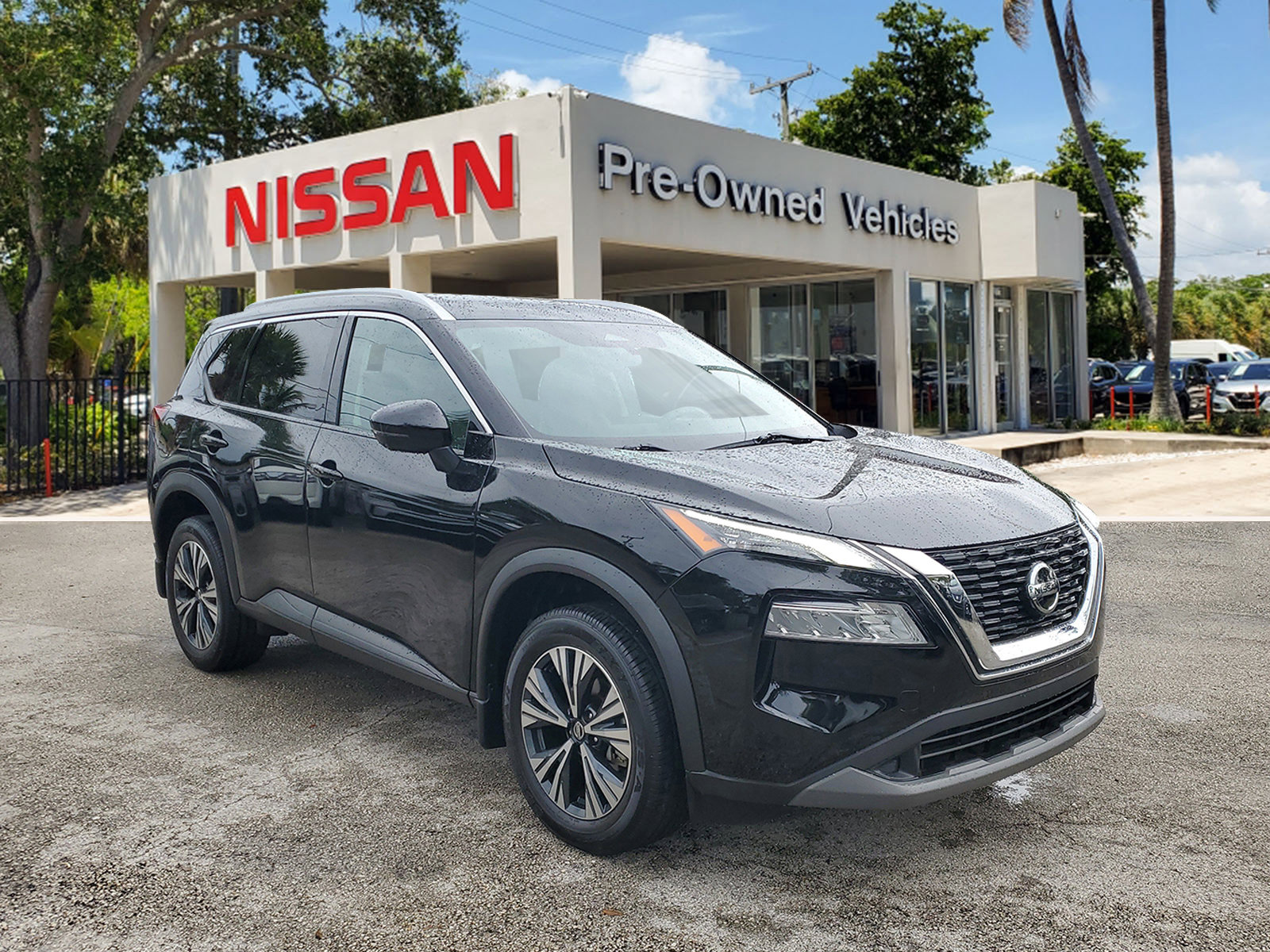 Certified 2021 Nissan Rogue SV w/ Premium Package image 3