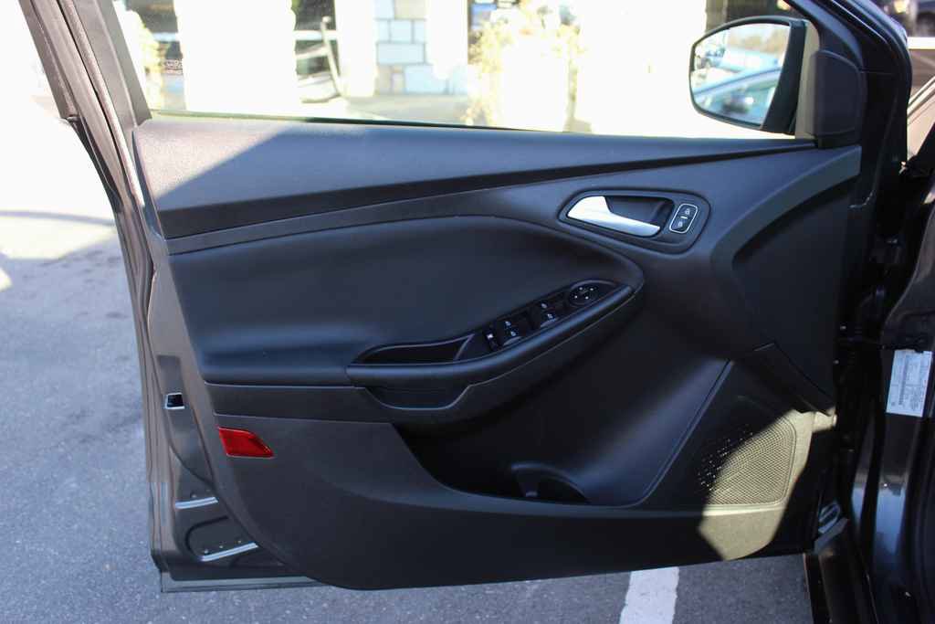 Used 2018 Ford Focus SE image 11