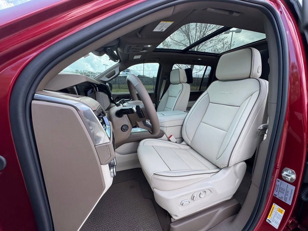 New 2025 GMC Yukon XL Denali w/ Denali Reserve Package image 5