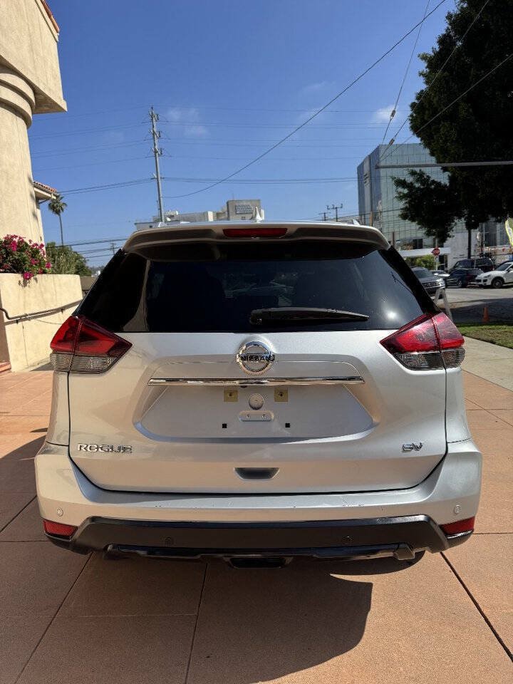 Used 2019 Nissan Rogue SV FWD image 4
