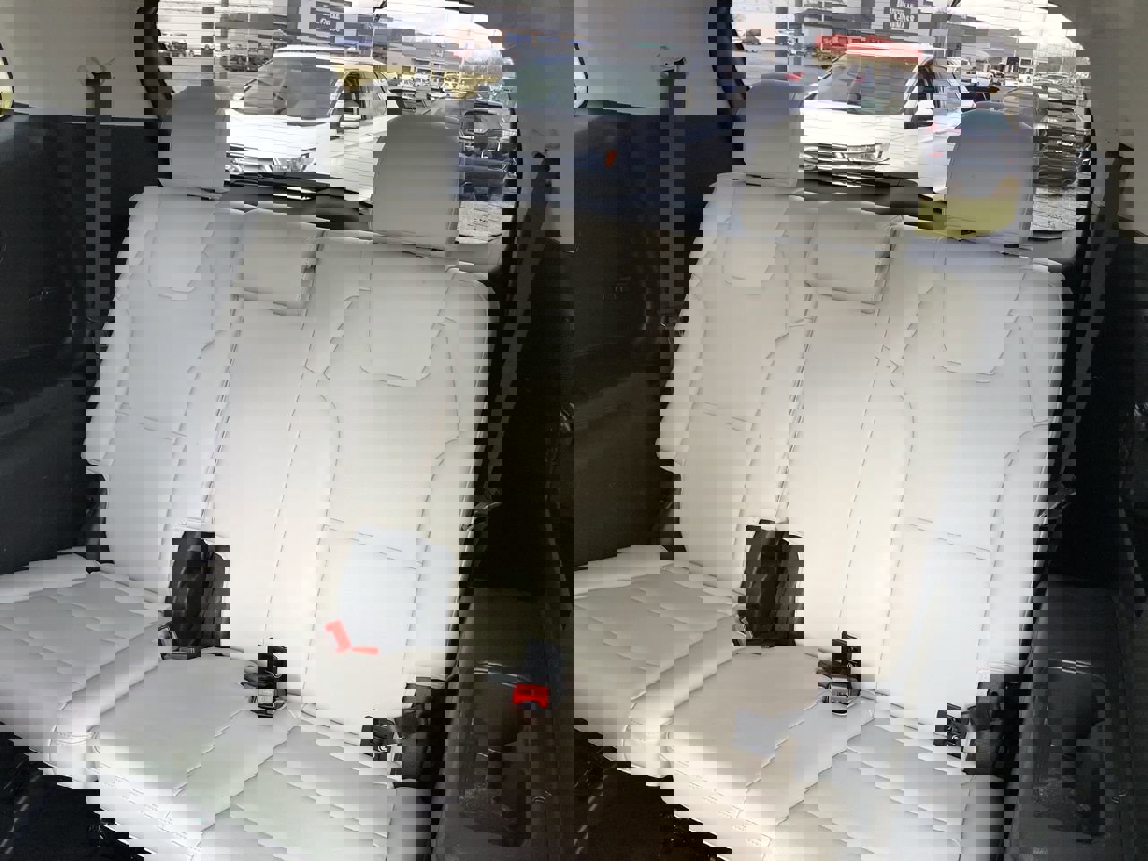 Used 2022 Kia Telluride SX w/ SX Prestige Package image 12