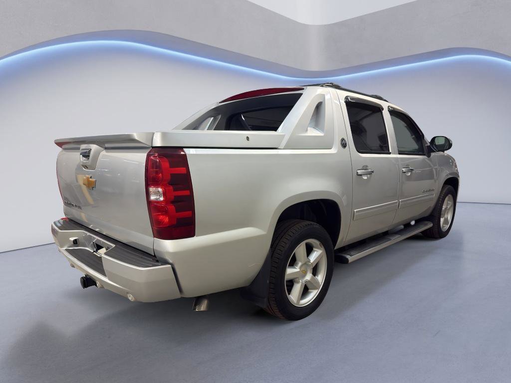 Used 2013 Chevrolet Avalanche LT w/ All-Star Edition image 7