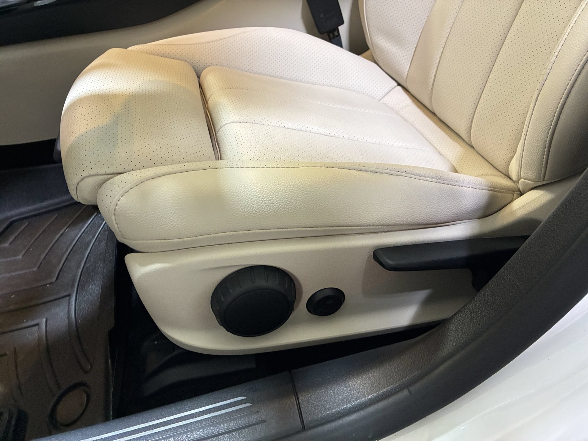 Used 2022 Mercedes-Benz A 220 image 28