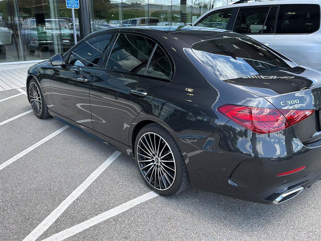 Used 2024 Mercedes-Benz C 300 Sedan image 3