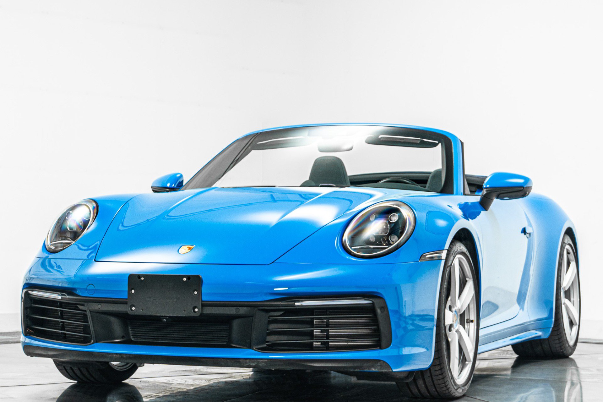Used 2023 Porsche 911 Carrera image 5