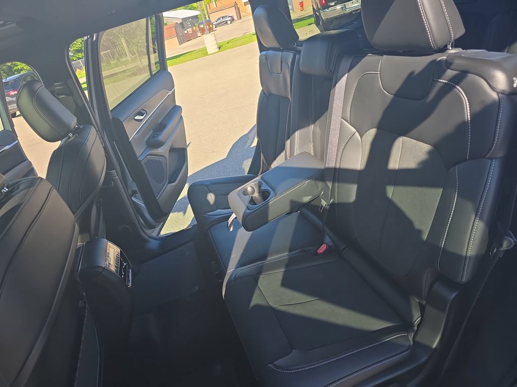 New 2026 Jeep Grand Cherokee L 4WD image 16