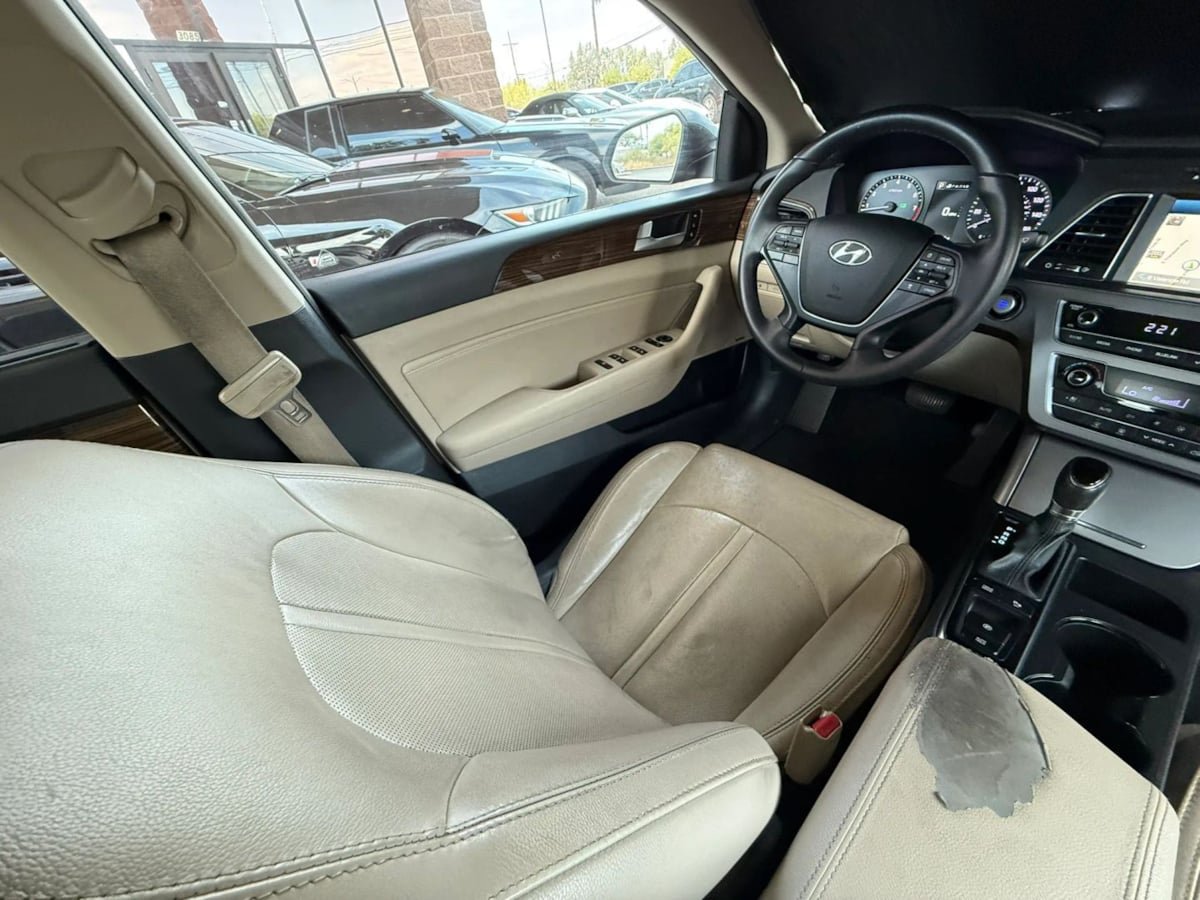 Used 2017 Hyundai Sonata Limited w/ Ultimate Package 04 FWD image 46