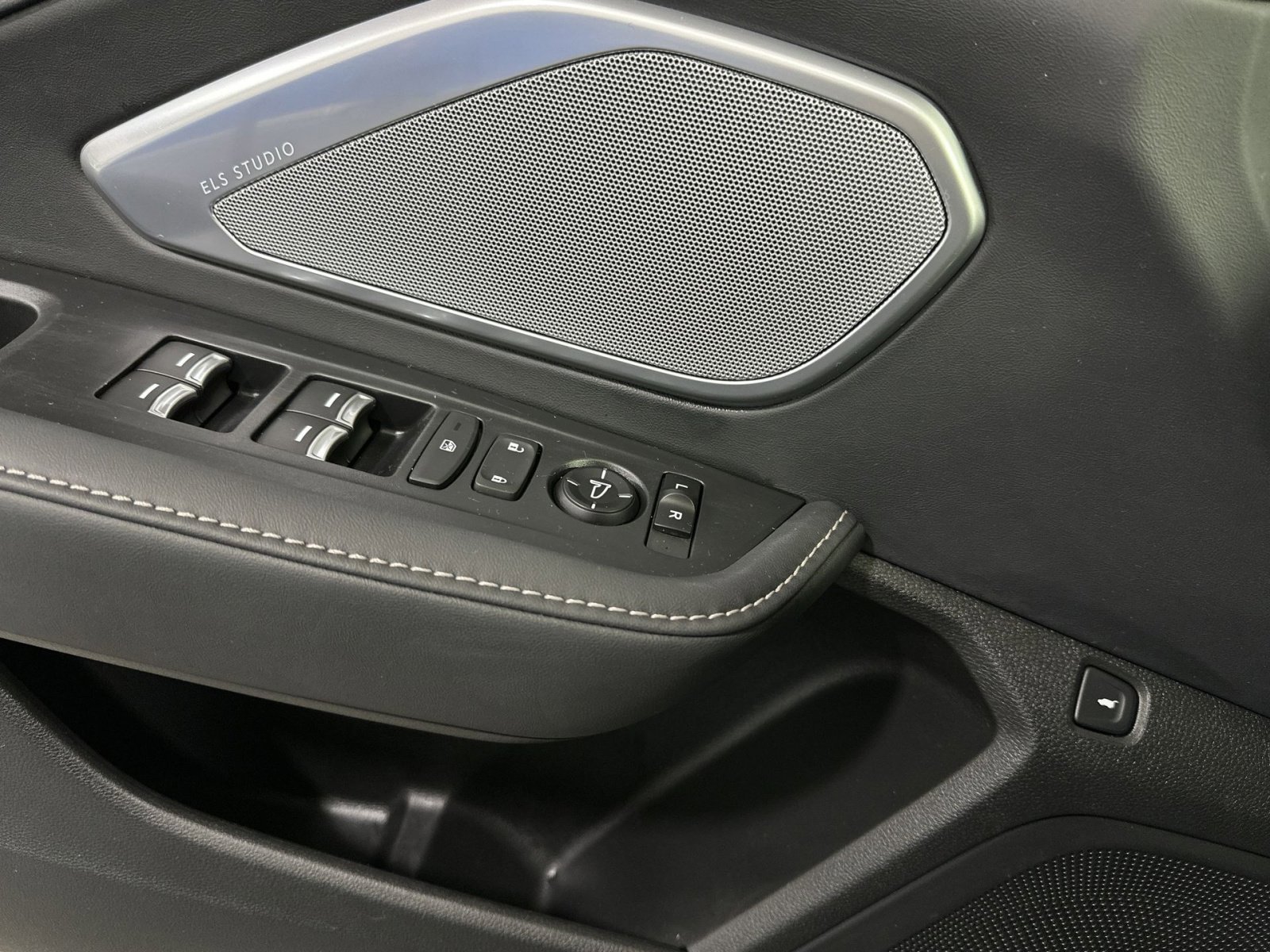 Used 2023 Acura RDX w/ Technology Package image 15