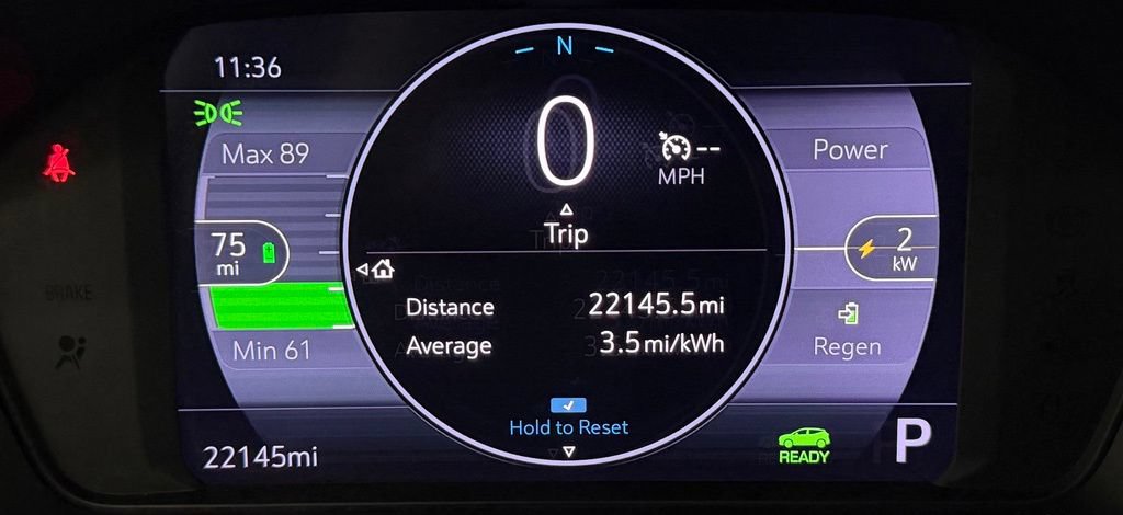 Used 2022 Chevrolet Bolt EUV LT w/ Convenience Package FWD image 17