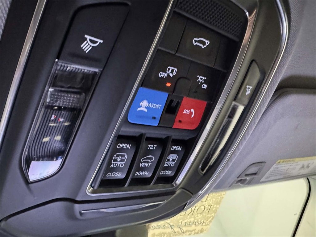 Used 2022 Jeep Grand Cherokee L Limited w/ Black Appearance Package image 29