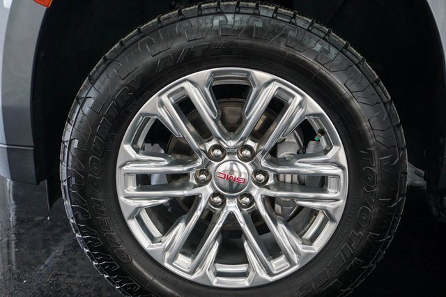 Used 2022 GMC Yukon SLT w/ SLT Premium Package image 5