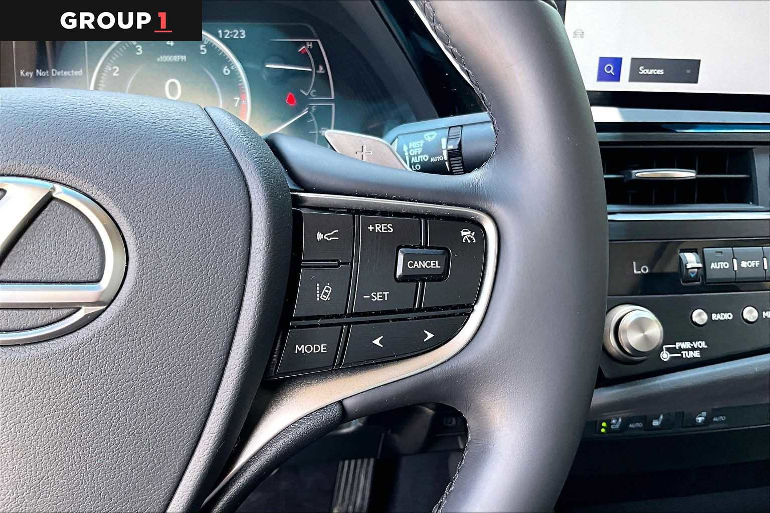 Used 2025 Lexus ES 350 w/ Premium Package FWD image 22