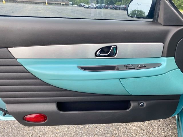 Used 2002 Ford Thunderbird image 19
