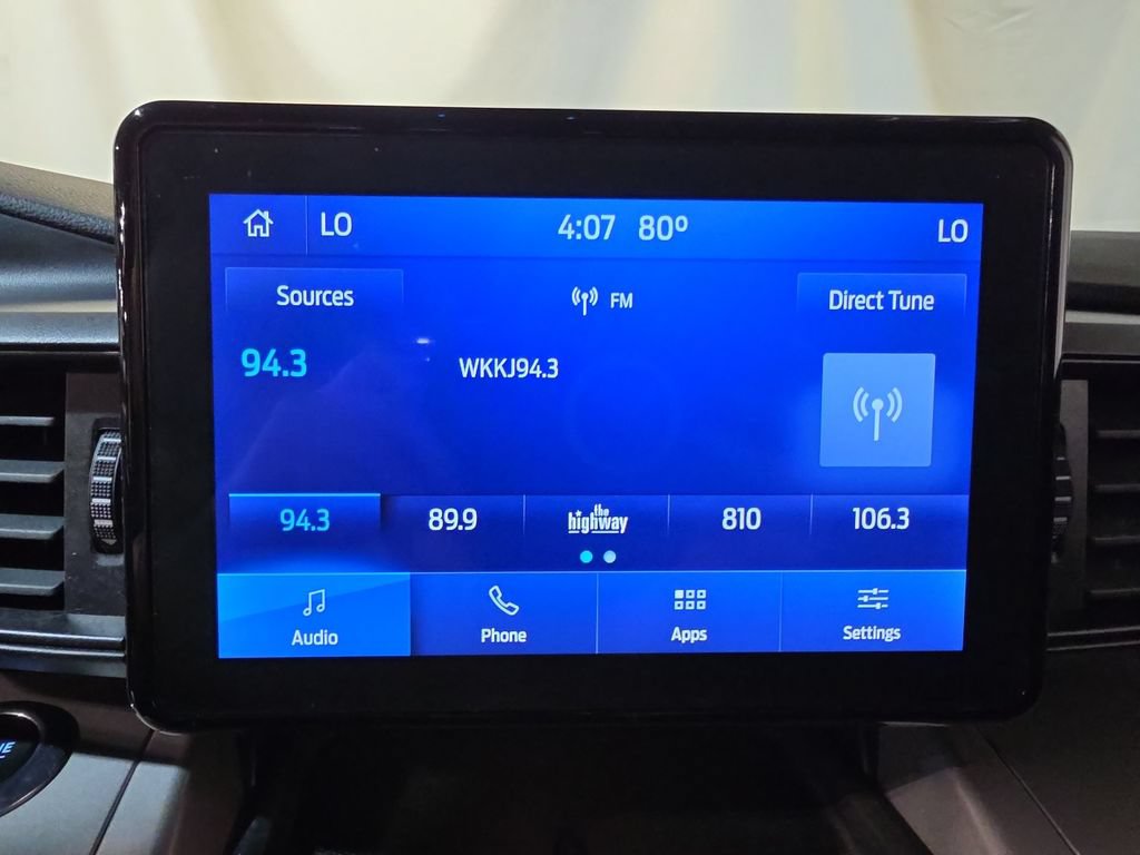 Used 2023 Ford Explorer XLT AWD/4WD image 12