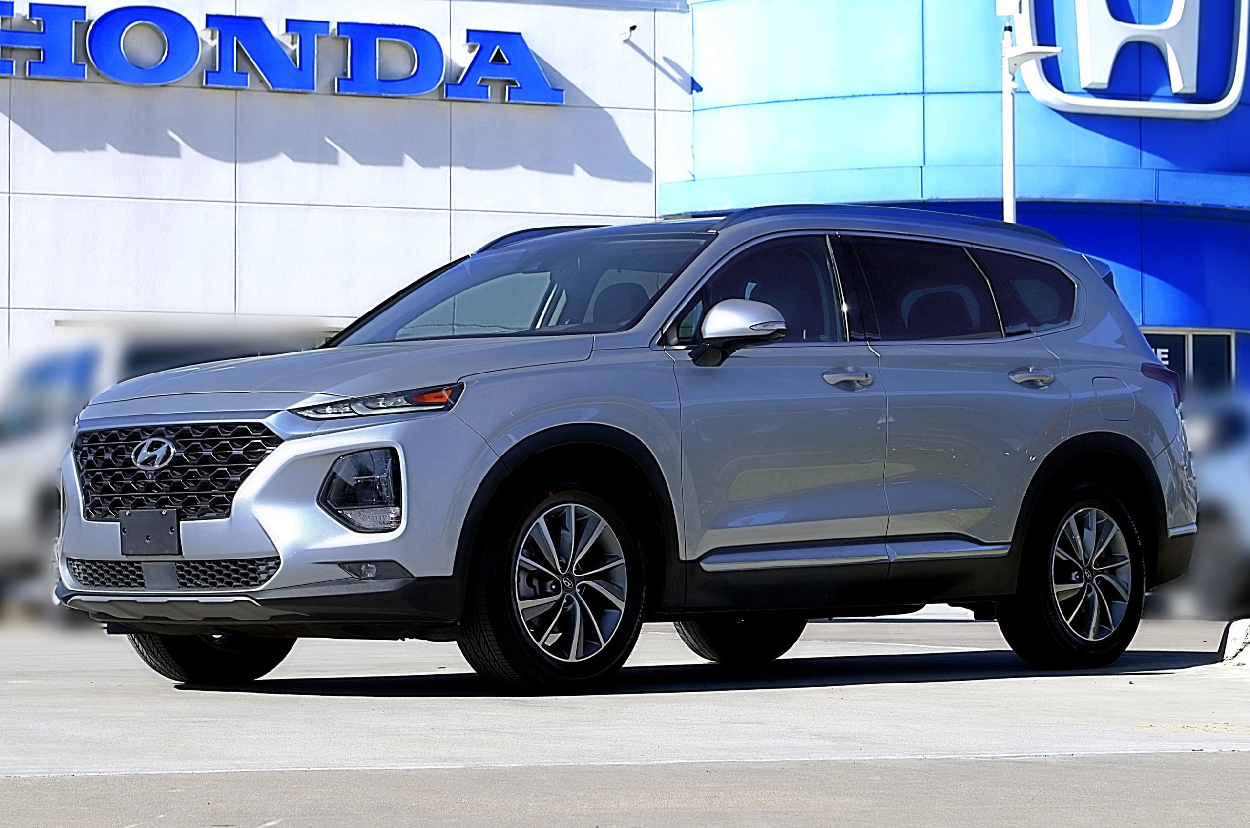 Used 2019 Hyundai Santa Fe FWD image 1