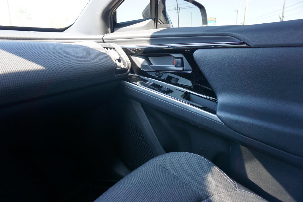 Used 2024 Toyota bZ4X FWD image 33