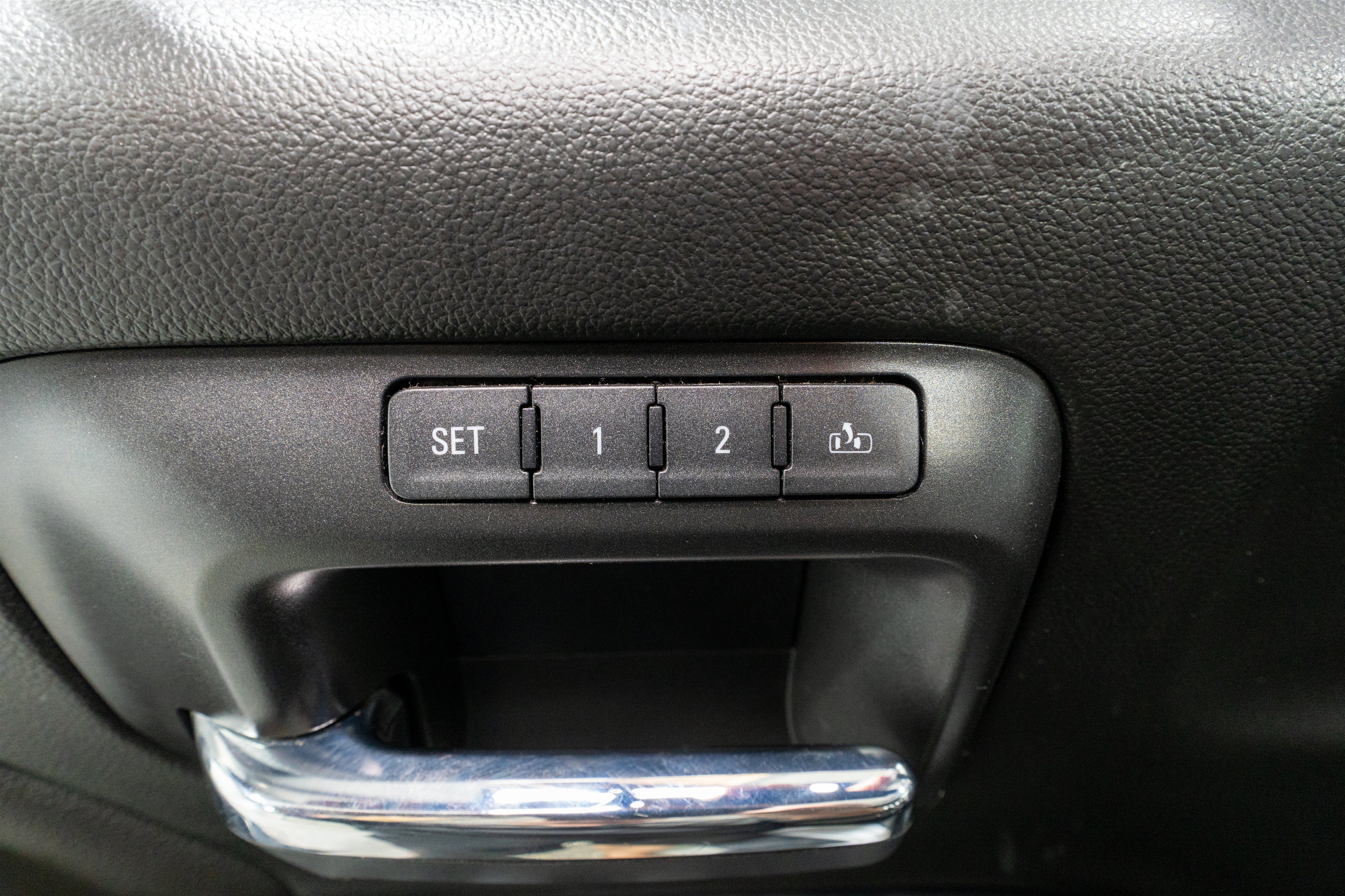 Used 2018 GMC Sierra 1500 SLT w/ SLT Premium Package AWD/4WD image 13