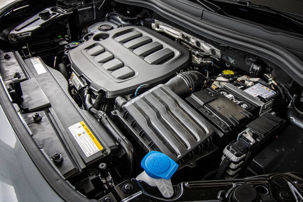 New 2026 Volkswagen Tiguan SE R-Line FWD image 12