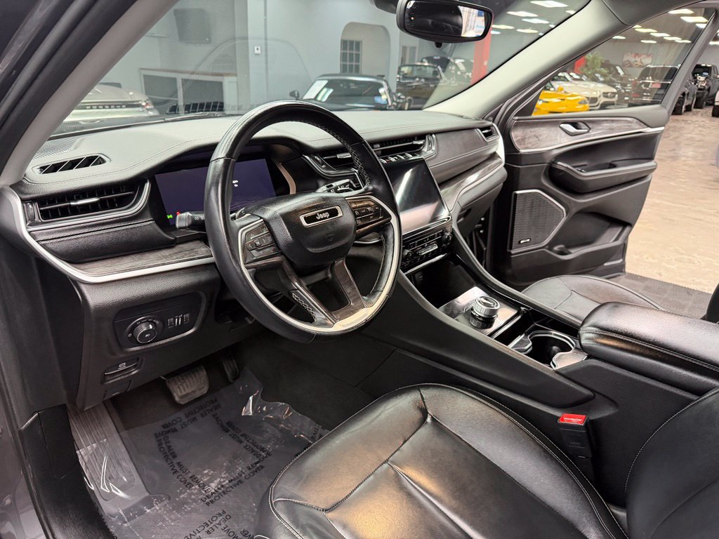 Used 2022 Jeep Grand Cherokee L Limited w/ Black Appearance Package RWD image 35