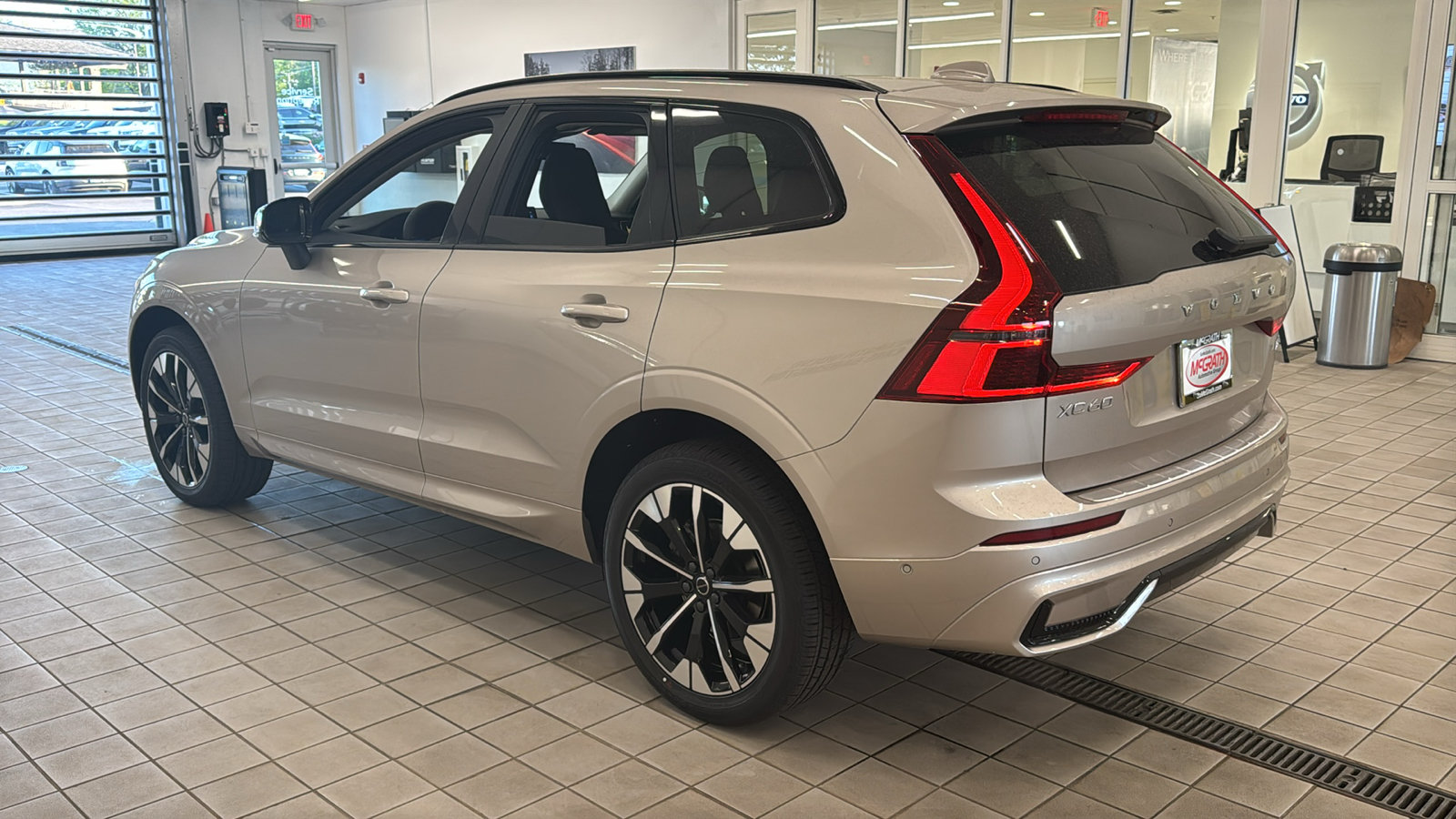 New 2026 Volvo XC60 B5 Plus w/ Protection Package Premier AWD/4WD image 7
