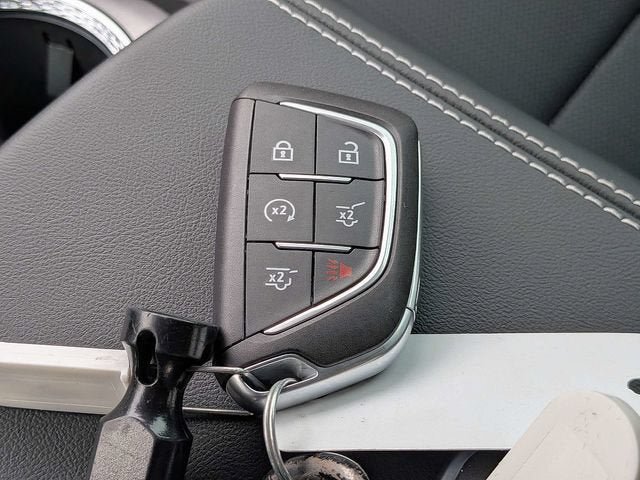 New 2027 Cadillac Vistiq Sport w/ LPO, Floor Liner Package AWD/4WD image 35