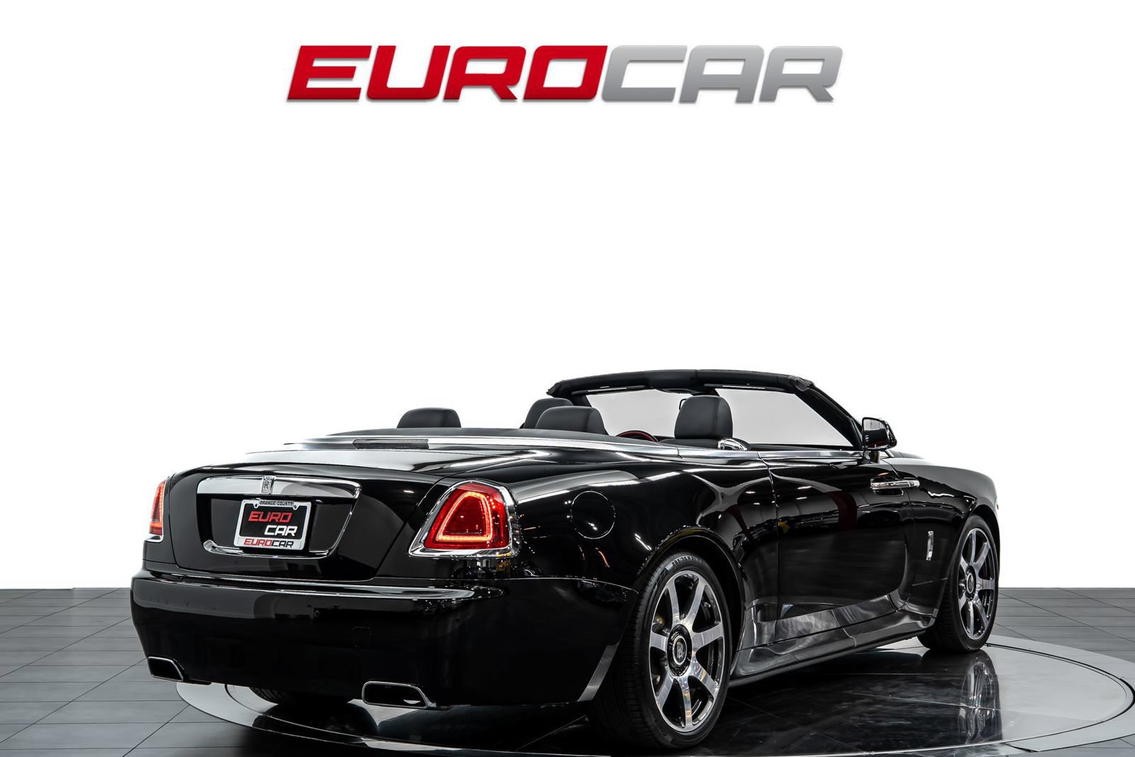 Used 2017 Rolls-Royce Dawn RWD image 6