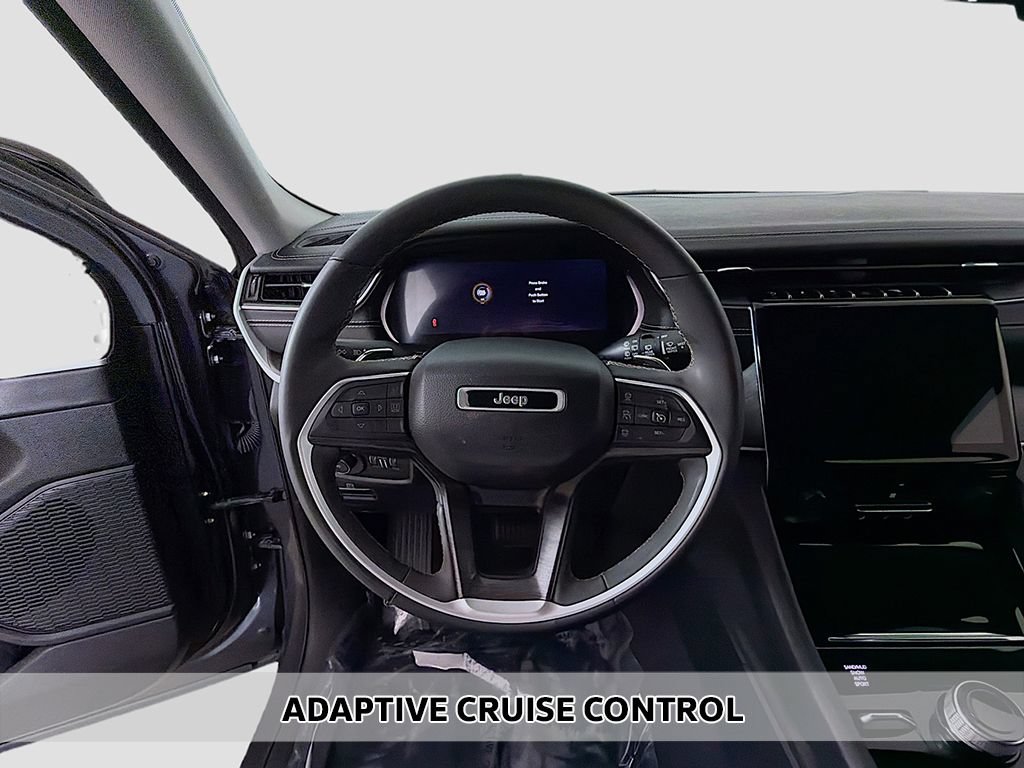 Used 2023 Jeep Grand Cherokee Limited AWD/4WD image 4
