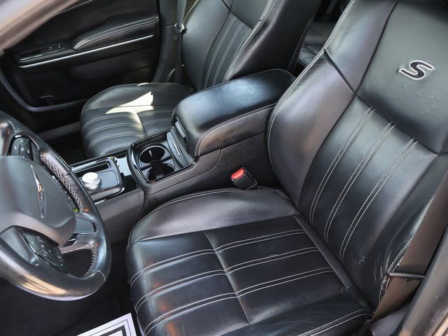 Used 2019 Chrysler 300 S image 54