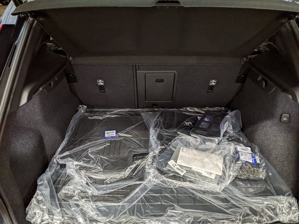 New 2026 Volvo XC40 B5 Ultra w/ Protection Package Premier image 27