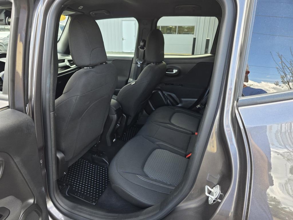 Used 2021 Jeep Renegade Latitude w/ Convenience Group image 23