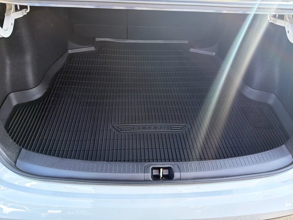 Used 2024 Toyota Corolla LE FWD image 22