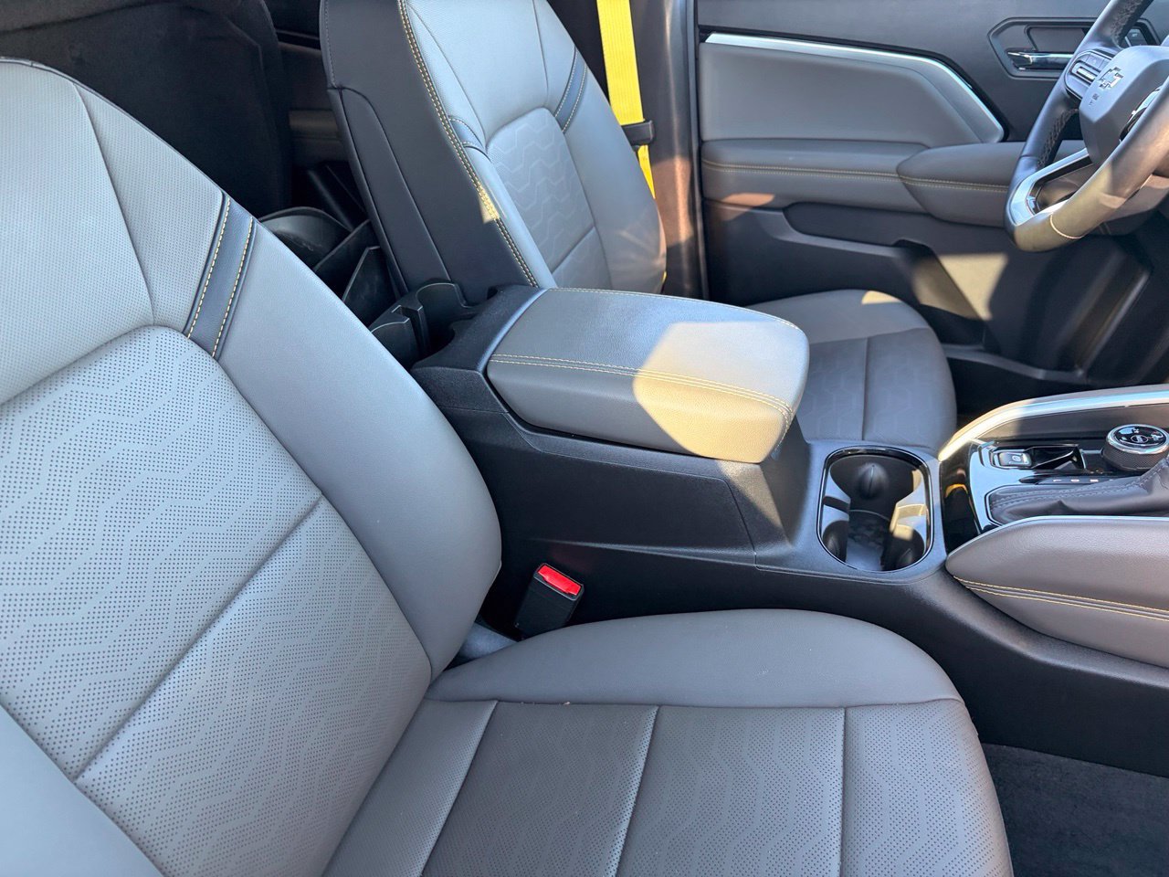 Used 2024 Chevrolet Colorado ZR2 w/ ZR2 Convenience Package III AWD/4WD image 11