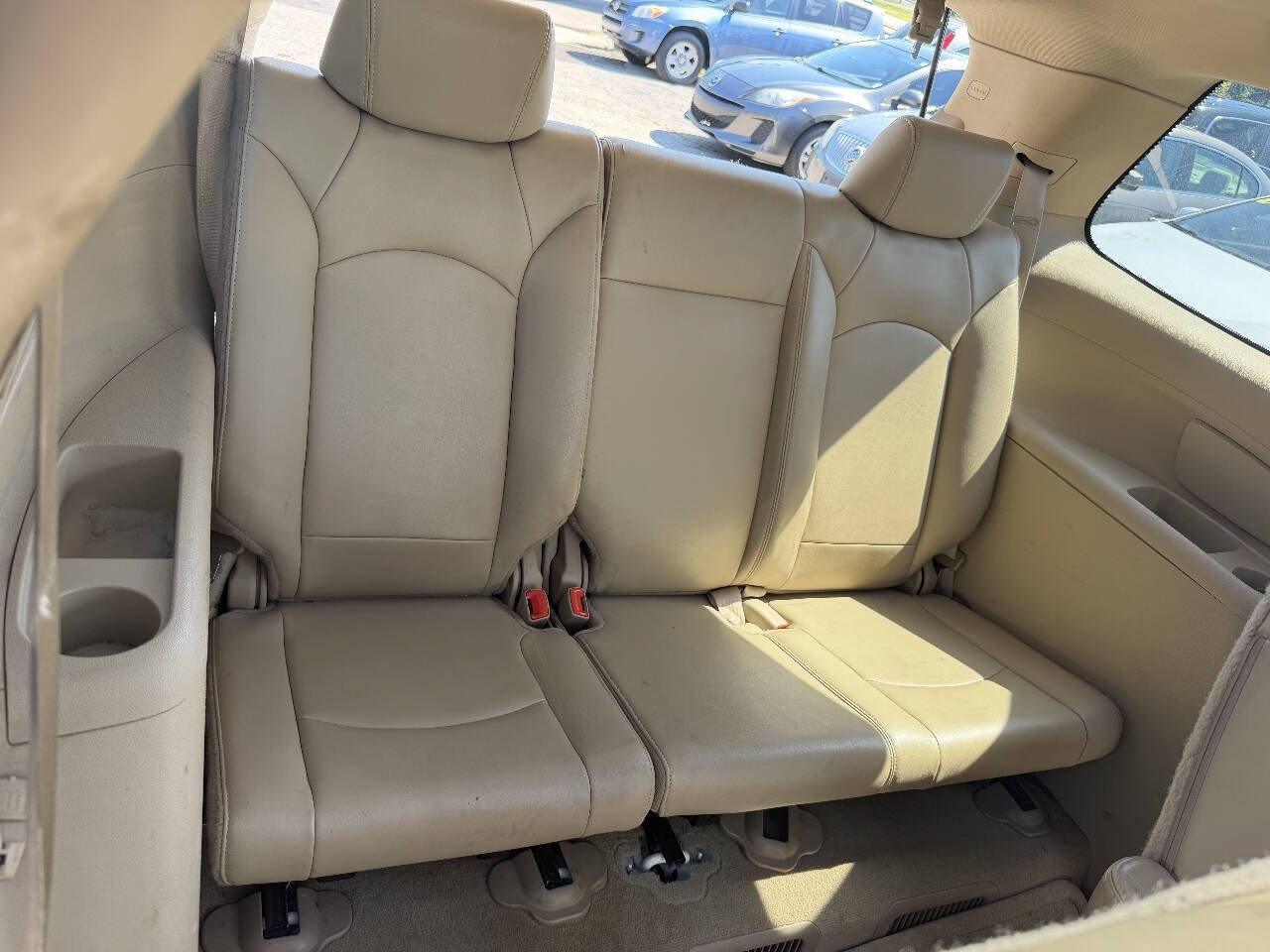 Used 2008 Saturn Outlook XR w/ Premium Trim Package FWD image 23