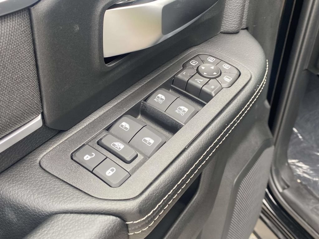New 2026 RAM 3500 Big Horn AWD/4WD image 15