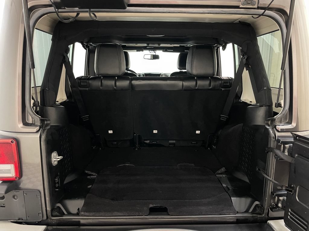 Used 2016 Jeep Wrangler Unlimited Sahara AWD/4WD image 40