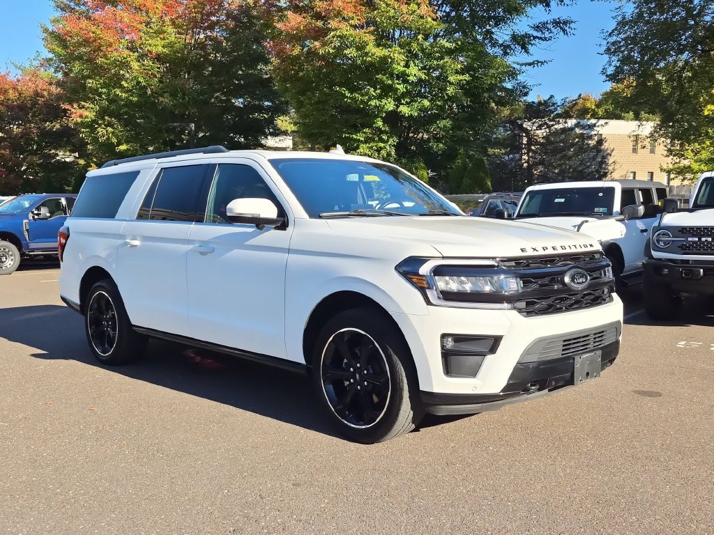 Used 2023 Ford Expedition Max Limited AWD/4WD image 16