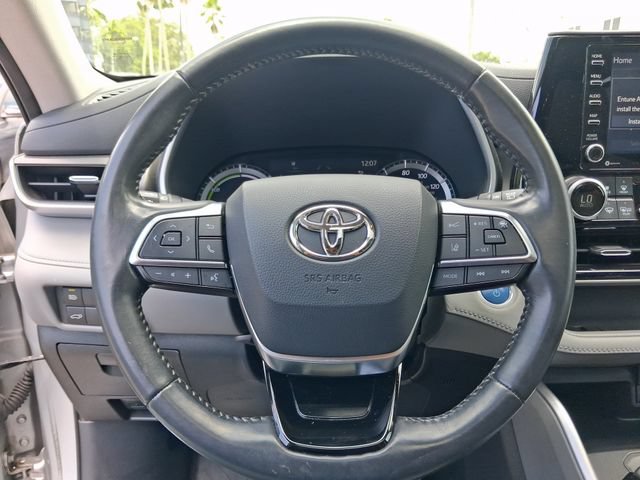 Used 2021 Toyota Highlander XLE FWD image 15