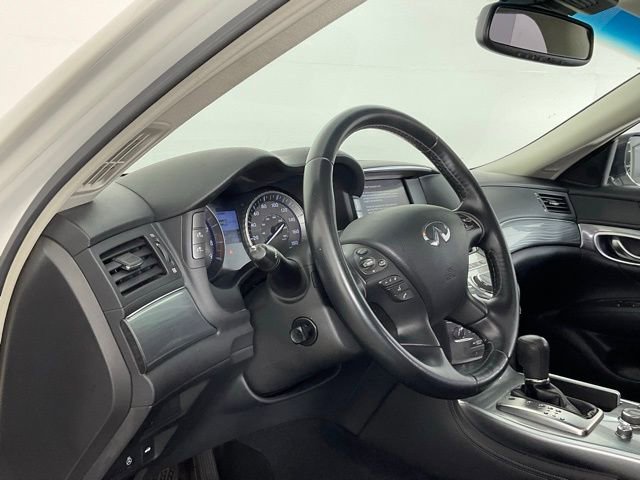 Used 2018 INFINITI Q70 L 3.7 image 12