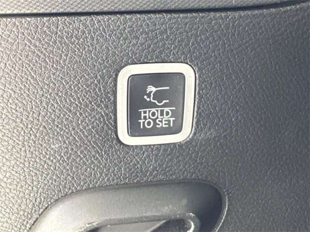 Used 2022 Jeep Grand Wagoneer Series III image 16