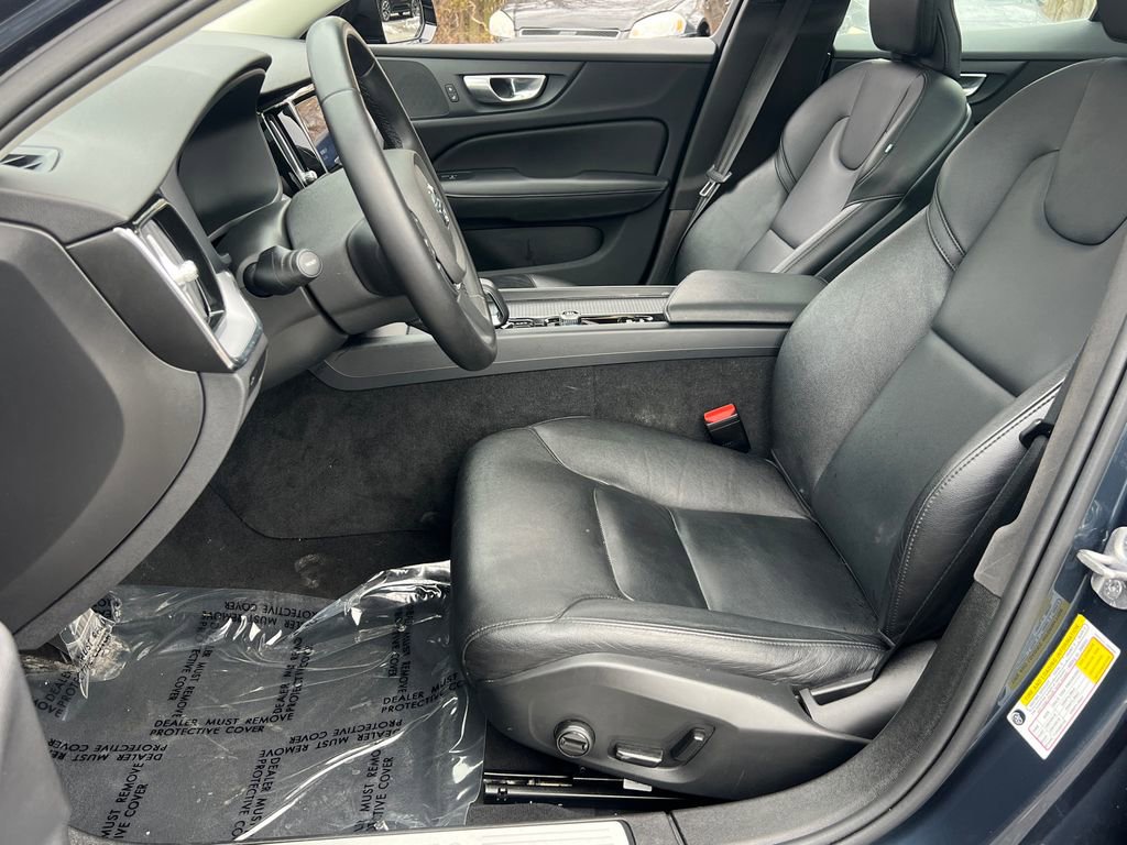 Used 2024 Volvo S60 B5 Core image 17