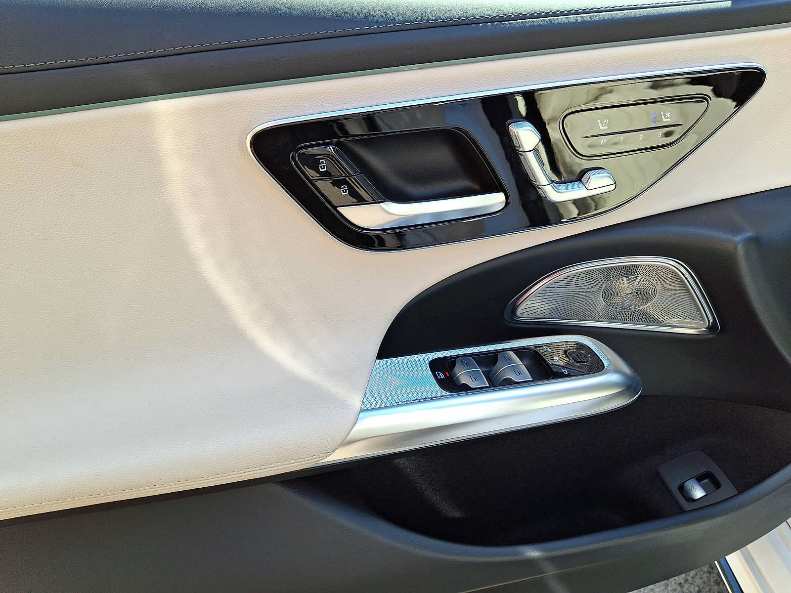 Certified 2024 Mercedes-Benz E 350 4MATIC Sedan image 9