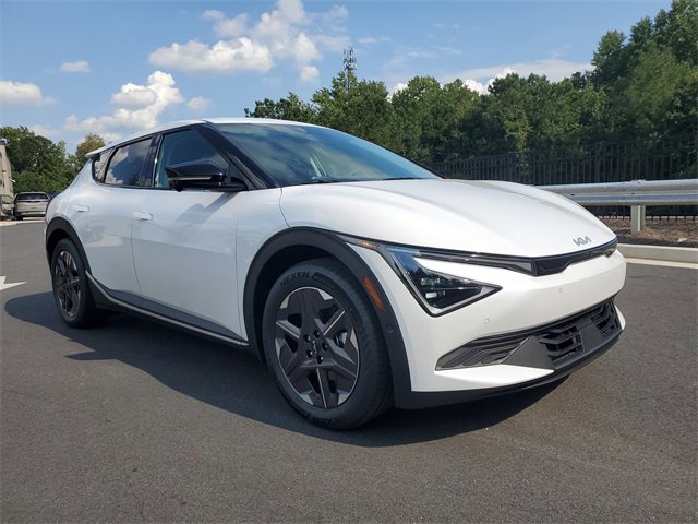 New 2025 Kia EV6 Light w/ Light LR Technology Package image 2