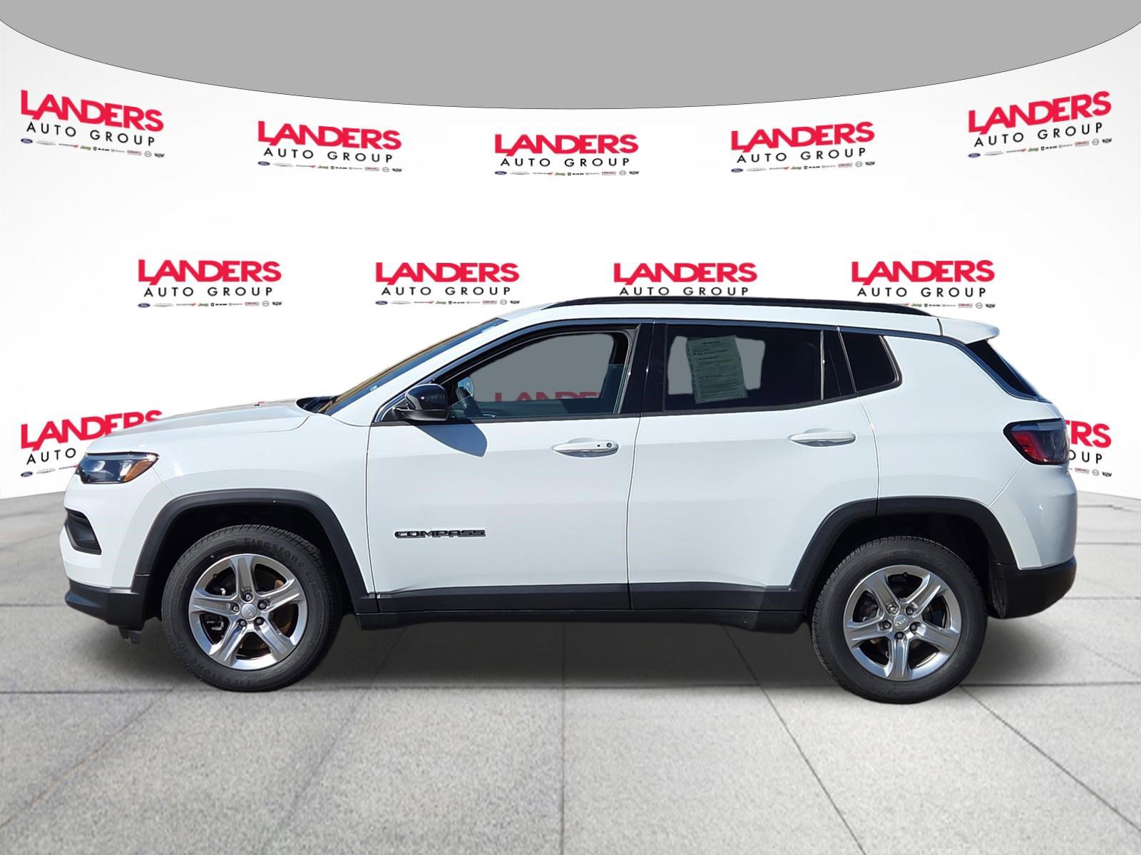 Used 2024 Jeep Compass Latitude image 6