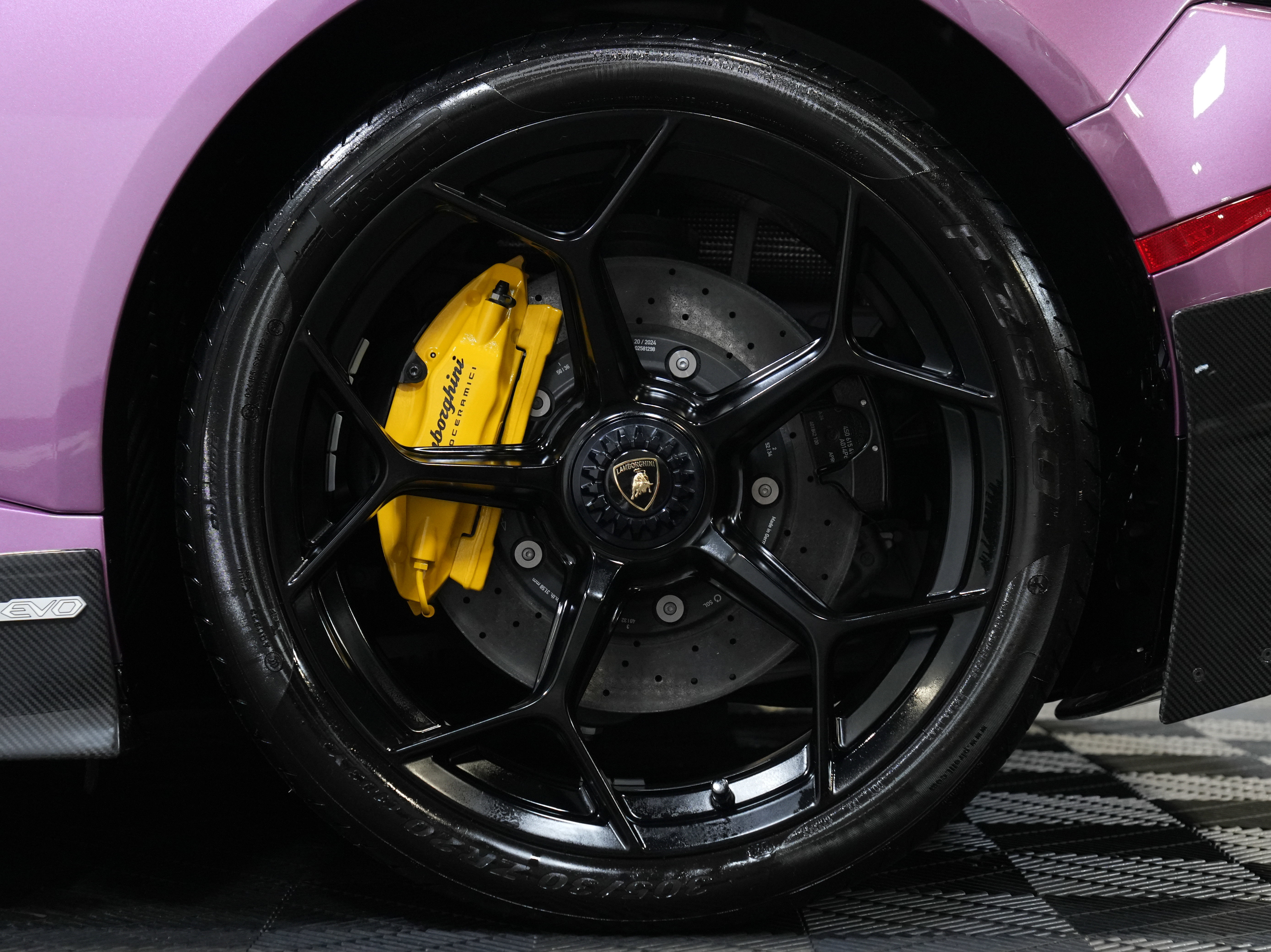 Used 2024 Lamborghini Huracan EVO image 69