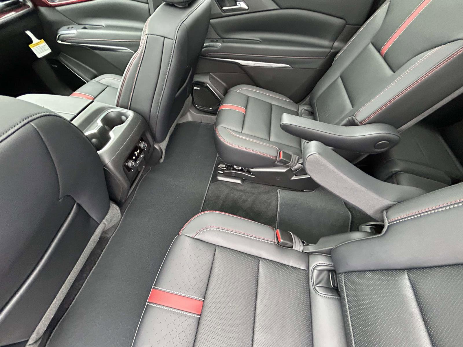 New 2026 Chevrolet Traverse RS image 11